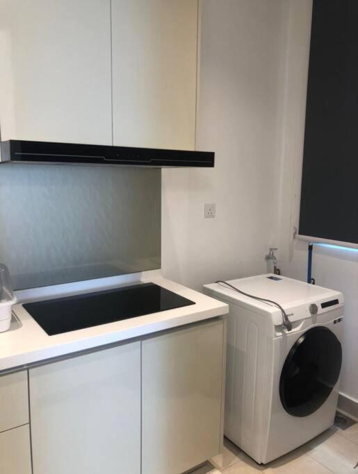 Paradigm New 5-6pax Apartemen