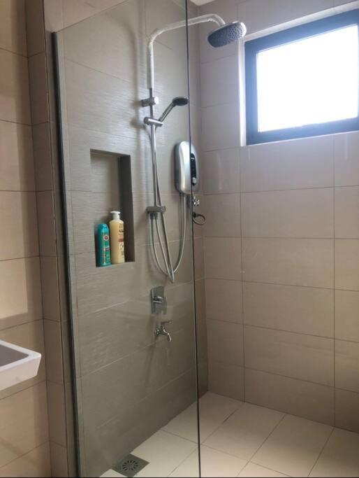 Paradigm New 5-6pax Apartemen *