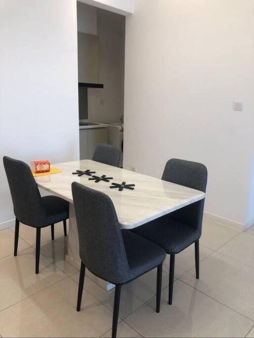 Paradigm New 5-6pax Apartemen Johor Bahru
