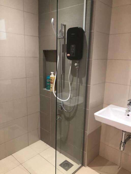 Paradigm New 5-6pax Apartemen